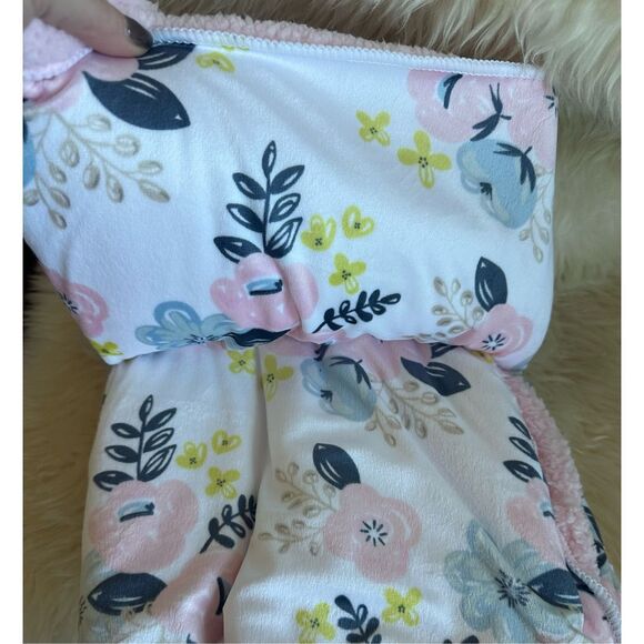New! Floral Baby Blanket - Picture 4 of 6